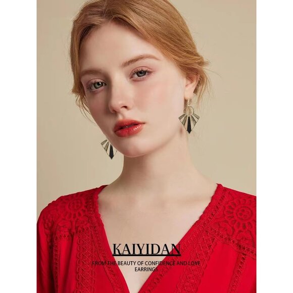 Wooden Geometric Shaped Boho Dangle Statement Vintage Dainty Earring for Women - Picture 5 of 9